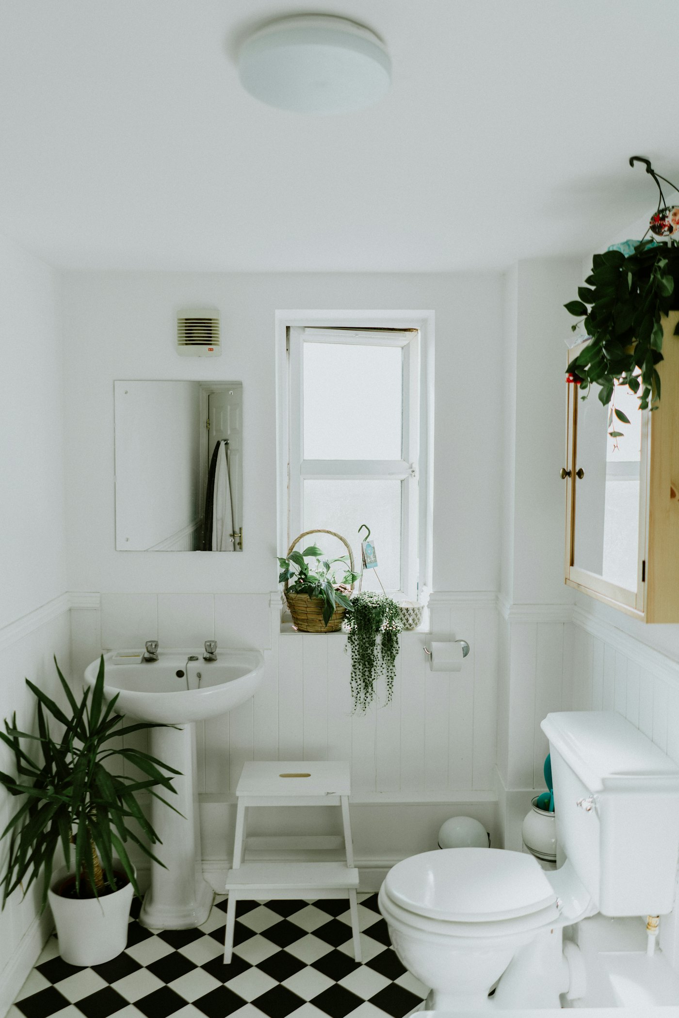 Twin Arch Colive — Bathroom